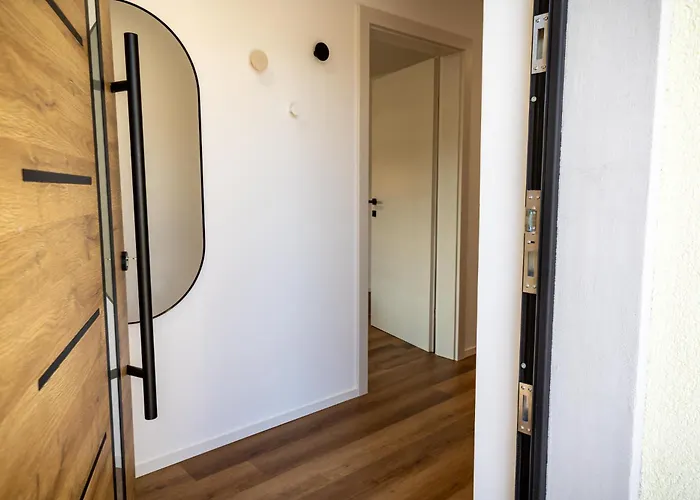 Hidden Corner Zirovnica